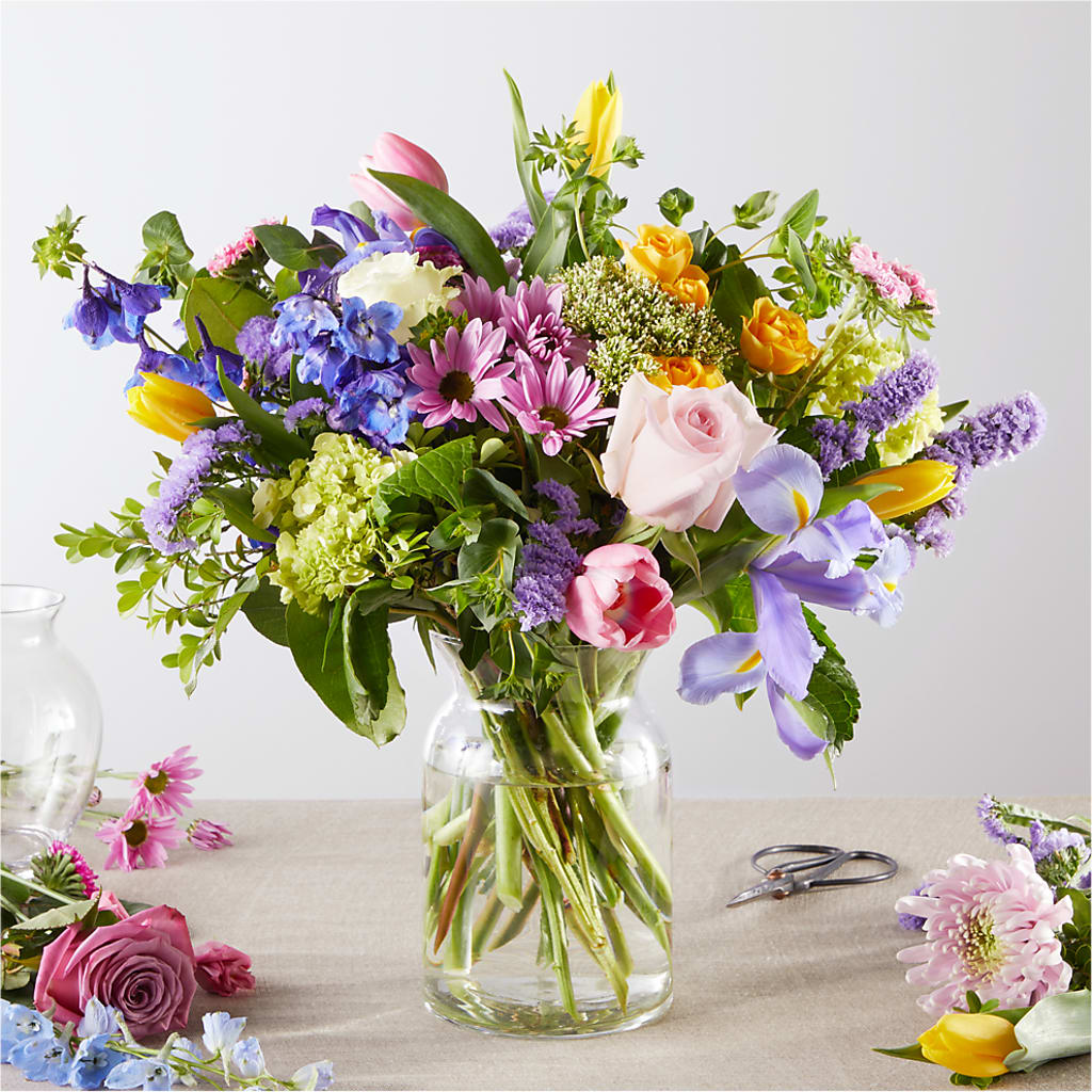 Pastel Tradition - A Florist Original – CHRISTINE'S CREATIONS FLOWER SHOP, West Haven CT