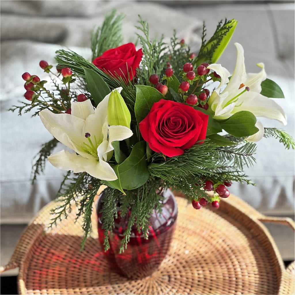 Evergreen Delight Bouquet – CHRISTINE'S CREATIONS FLOWER SHOP, West Haven CT