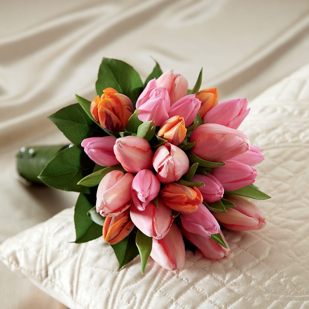 Embraceable Bouquet – CHRISTINE'S CREATIONS FLOWER SHOP, West Haven CT