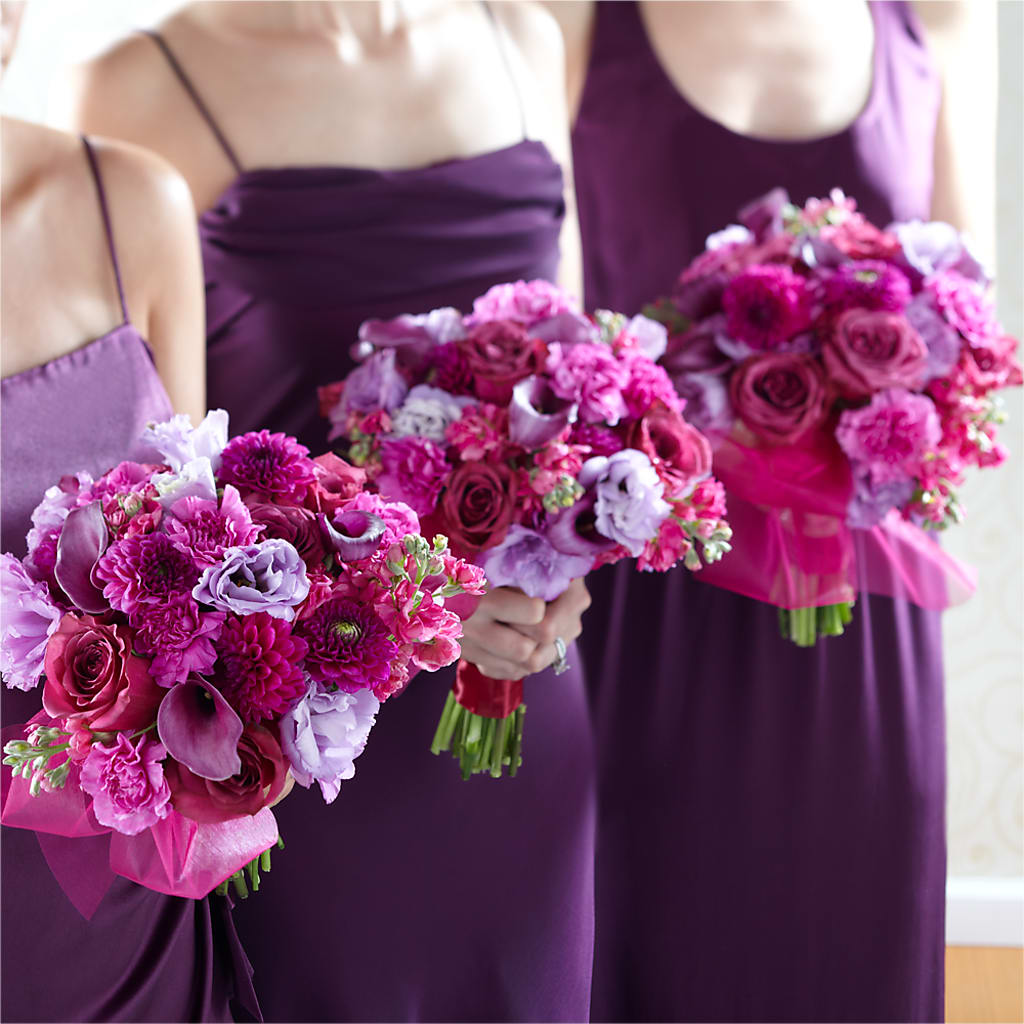 Bridesmaid's Garden Bouquet – CHRISTINE'S CREATIONS FLOWER SHOP, West Haven CT