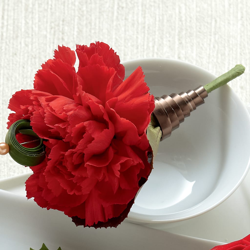 Red Carnation Boutonniere – CHRISTINE'S CREATIONS FLOWER SHOP, West Haven CT