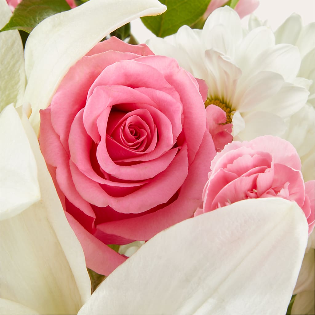 Whispers of Comfort Bouquet – CHRISTINE'S CREATIONS FLOWER SHOP, West Haven CT