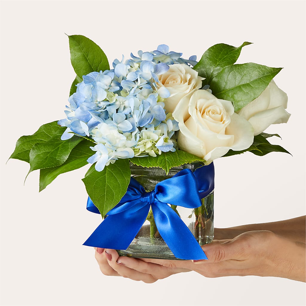 Sky Blue Delight Bouquet – CHRISTINE'S CREATIONS FLOWER SHOP, West Haven CT