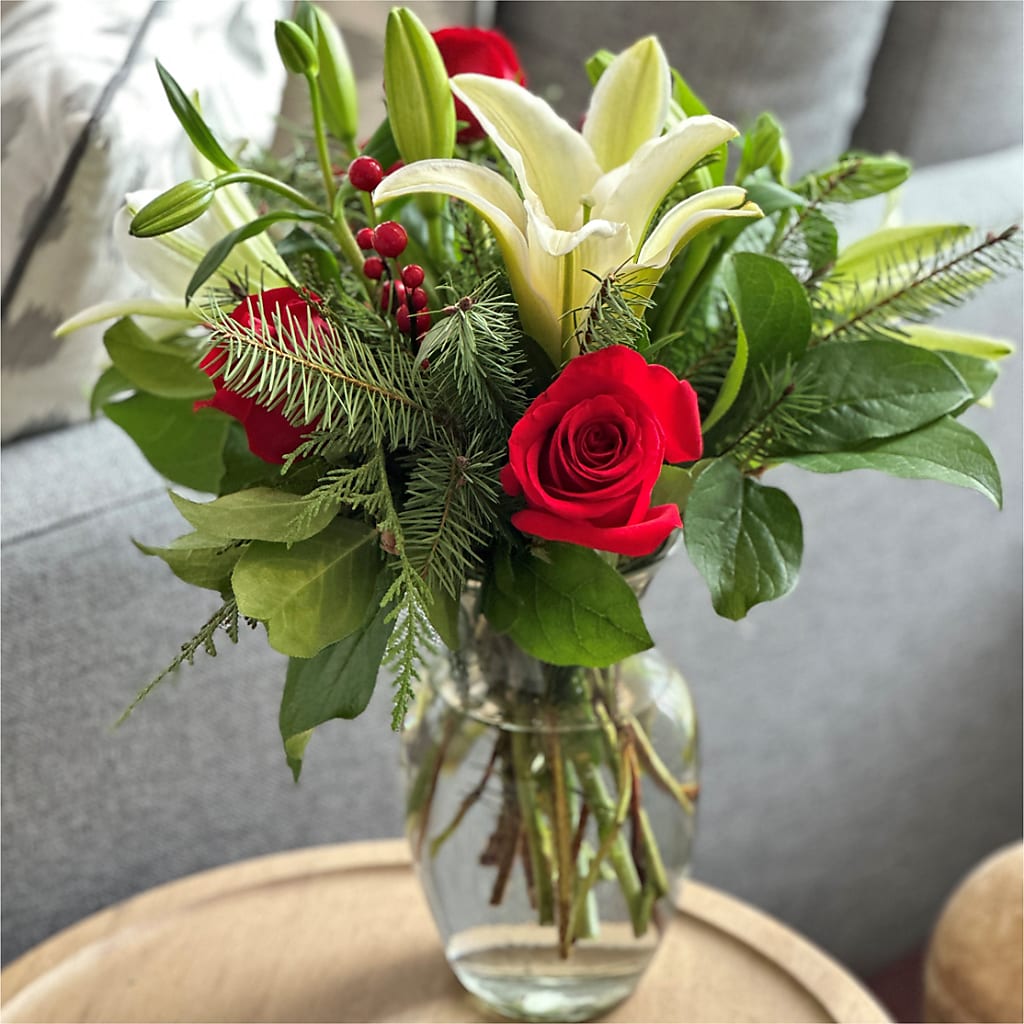 Sparkling Snowflakes Bouquet – CHRISTINE'S CREATIONS FLOWER SHOP, West Haven CT