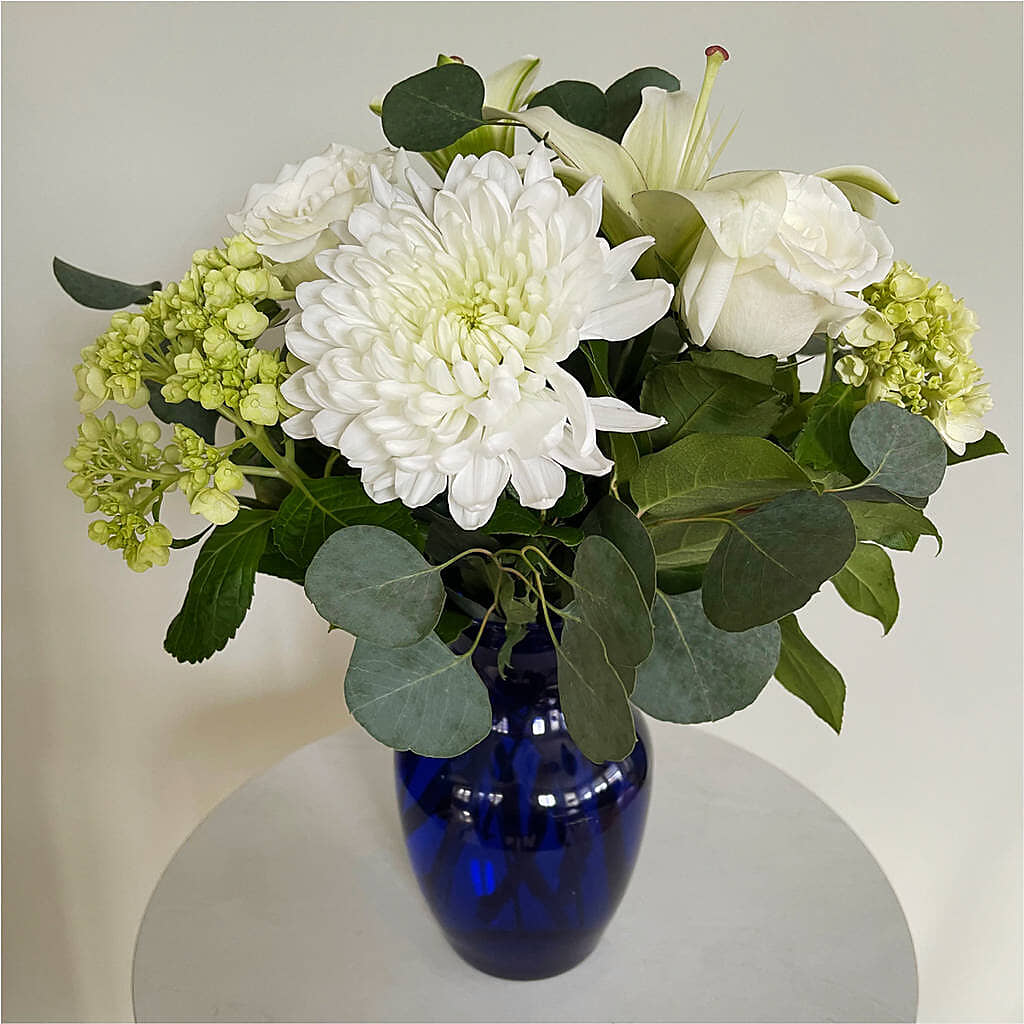 Snowy Dreams Bouquet – CHRISTINE'S CREATIONS FLOWER SHOP, West Haven CT