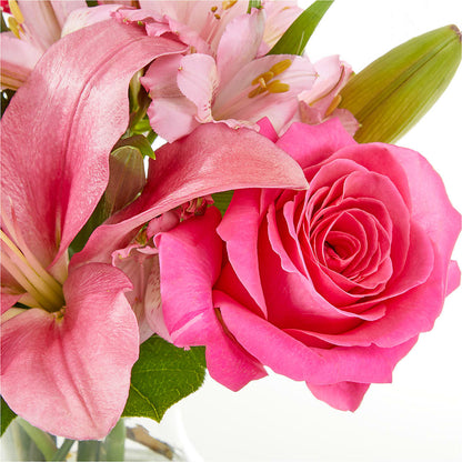 Lots of Love Bouquet – CHRISTINE'S CREATIONS FLOWER SHOP, West Haven CT