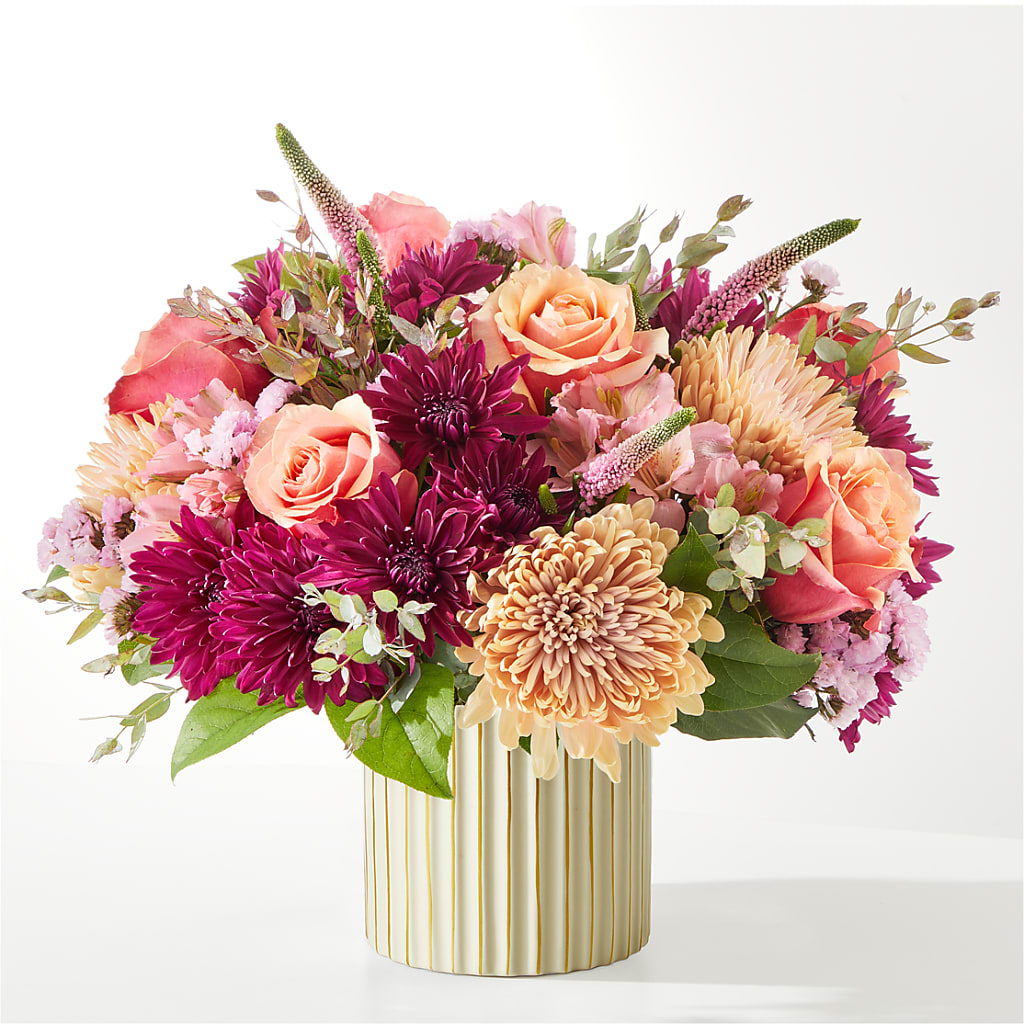Berry Cobbler Bouquet with Ivory Vase – CHRISTINE'S CREATIONS FLOWER SHOP, West Haven CT