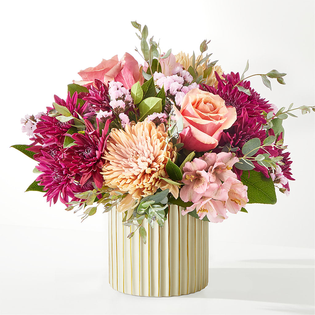 Berry Cobbler Bouquet with Ivory Vase – CHRISTINE'S CREATIONS FLOWER SHOP, West Haven CT