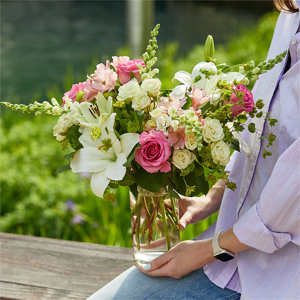 Fondly Bouquet – CHRISTINE'S CREATIONS FLOWER SHOP, West Haven CT