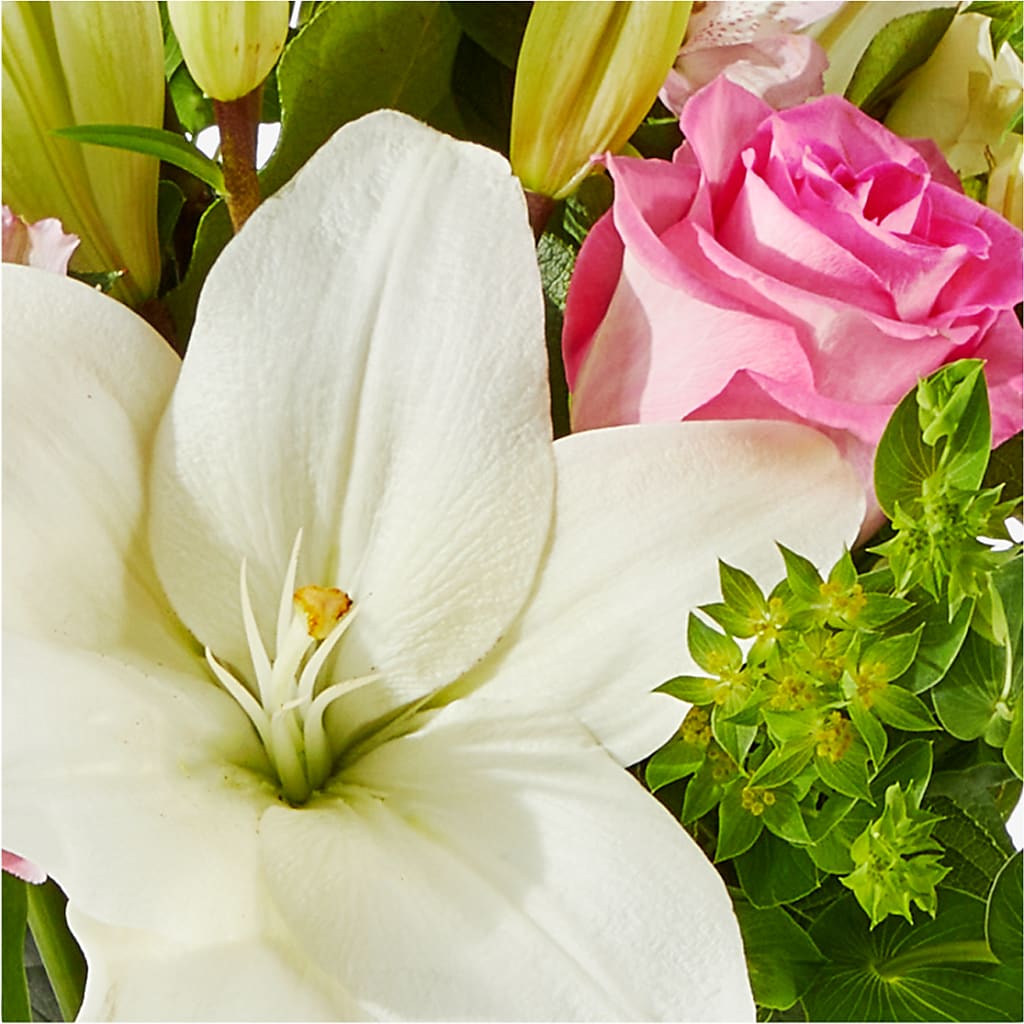 Fondly Bouquet – CHRISTINE'S CREATIONS FLOWER SHOP, West Haven CT