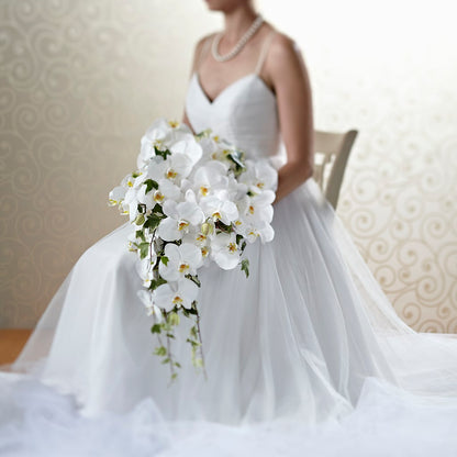 Classic White Bouquet – CHRISTINE'S CREATIONS FLOWER SHOP, West Haven CT